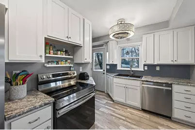 6413 Noble Avenue N, Brooklyn Center, MN 55429 - Photo 19