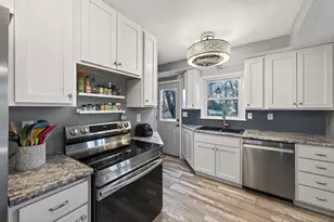 6413 Noble Ave N, Brooklyn Center, MN 55429 - Photo 19