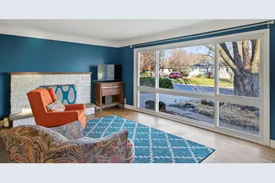 6413 Noble Avenue N, Brooklyn Center, MN 55429 - Photo 7