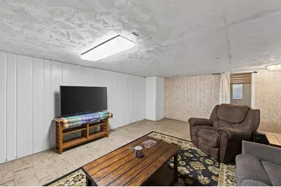 6413 Noble Avenue N, Brooklyn Center, MN 55429 - Photo 37