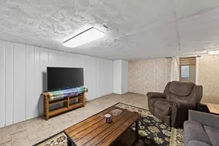 6413 Noble Ave N, Brooklyn Center, MN 55429 - Photo 37