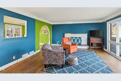 6413 Noble Avenue N, Brooklyn Center, MN 55429 - Photo 5