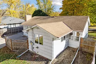 1410 Hillsboro Ave S, Saint Louis Park, MN 55426 - Photo 35