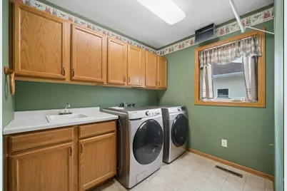 712 Churchill Drive SE, Owatonna, MN 55060 - Photo 35