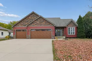 712 Churchill Dr SE, Owatonna, MN 55060 - Photo 1