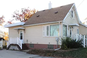 1802 10th Pl NE, Austin, MN 55912 - Photo 5