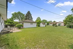 9457 Saratoga Ln N, Maple Grove, MN 55369 - Photo 17