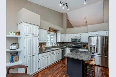 17213 Rogers Road, Eden Prairie, MN 55347 - Photo 9