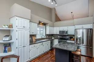 17213 Rogers Rd, Eden Prairie, MN 55347 - Photo 9