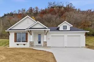 2563 Clubhouse Dr, Lake City, MN 55041 - Photo 5