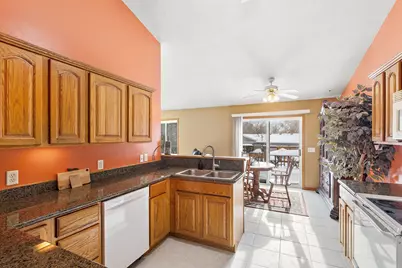 1055 Johnson Place SE, Owatonna, MN 55060 - Photo 13