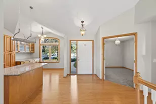 14606 Beverley Ln, Savage, MN 55378 - Photo 7