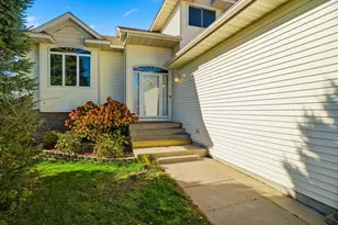 10248 Washington Ct NE, Blaine, MN 55434 - Photo 3