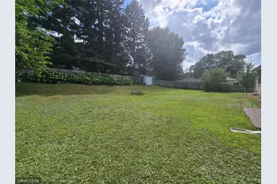 1694 Laurie Road E, Maplewood, MN 55109 - Photo 19