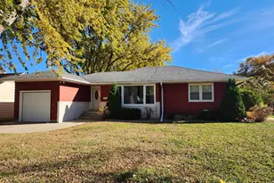 902 Clausen Ave, Albert Lea, MN 56007 - Photo 1