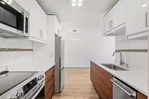 205 Barry Ave S, Wayzata, MN 55391 - Photo 13