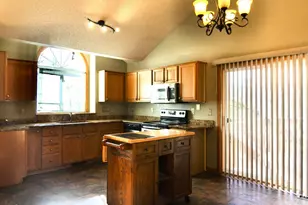 1017 Larch St, Farmington, MN 55024 - Photo 3