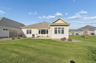 6737 Bellflower Dr, Excelsior, MN 55331 - Photo 25