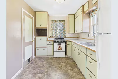 1112 Kenwood Street, Alexandria, MN 56308 - Photo 7