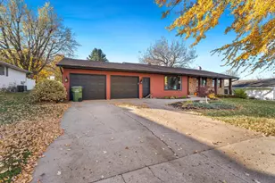 957 Miles Dr, Worthington, MN 56187 - Photo 3