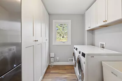 9609 Vincent Avenue S, Bloomington, MN 55431 - Photo 15