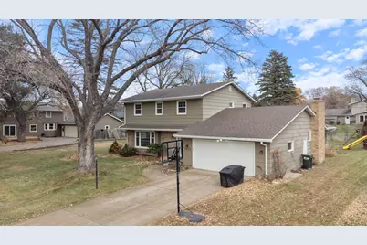 9609 Vincent Avenue S, Bloomington, MN 55431 - Photo 5