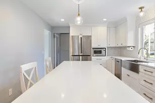 9609 Vincent Ave S, Bloomington, MN 55431 - Photo 17