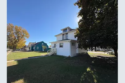 1308 East Avenue, Worthington, MN 56187 - Photo 3