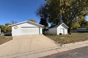 1308 East Ave, Worthington, MN 56187 - Photo 5