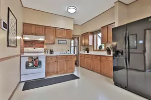 2019 Cottage Ave E, Saint Paul, MN 55119 - Photo 19