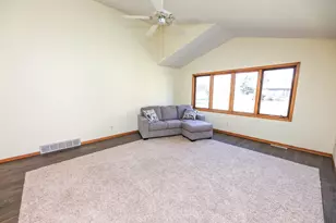 1268 Westbrook Cir, Alexandria, MN 56308 - Photo 9