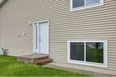 1133 39th Avenue S, Moorhead, MN 56560 - Photo 3