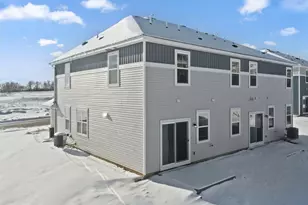 5413 Queens Dr NW, Rochester, MN 55901 - Photo 3