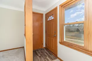 1001 Geranium Ave E, Saint Paul, MN 55106 - Photo 3