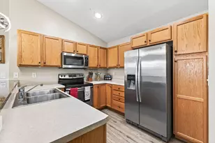 193 Bobwhite St, River Falls, WI 54022 - Photo 7