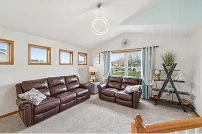 193 Bobwhite Street, River Falls, WI 54022 - Photo 5