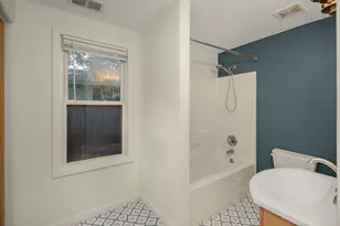 398 Banfil St, Saint Paul, MN 55102 - Photo 11