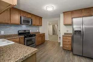 398 Banfil St, Saint Paul, MN 55102 - Photo 7