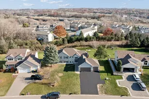 13409 Parkwood Dr, Burnsville, MN 55337 - Photo 3