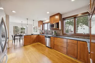 13409 Parkwood Dr, Burnsville, MN 55337 - Photo 15