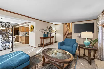 7107 Robinwood Bay, Woodbury, MN 55125 - Photo 5