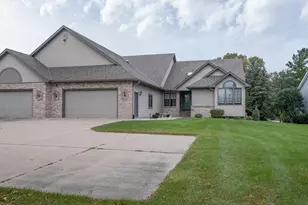 109 Teton Ct, Mankato, MN 56001 - Photo 3