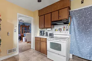 912 Rowland St, Tracy, MN 56175 - Photo 11