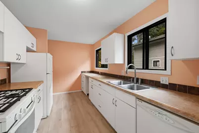 2741 Upland Court, Plymouth, MN 55447 - Photo 7