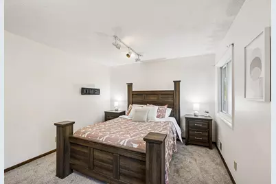 9141 N 35th Avenue N, Crystal, MN 55427 - Photo 15