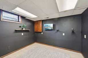 9141 N 35th Ave N, Crystal, MN 55427 - Photo 29