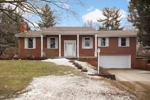 1101 Knob Hill Rd, Burnsville, MN 55337 - Photo 1