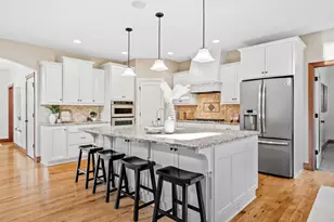 5510 Weston Ln N, Plymouth, MN 55446 - Photo 7