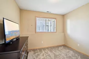 3114 Frontier Dr, Woodbury, MN 55129 - Photo 25