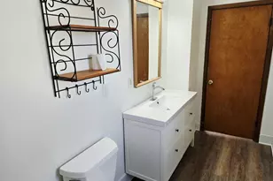 608 12th St NE, Austin, MN 55912 - Photo 7